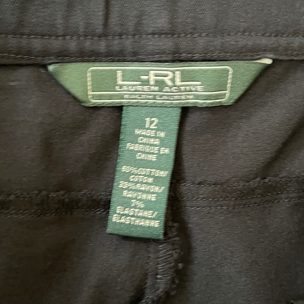 EUC! L-RL Lauren Active Women's Pull-on Black Bermuda Stretch Shorts Size 12 - Picture 6 of 8